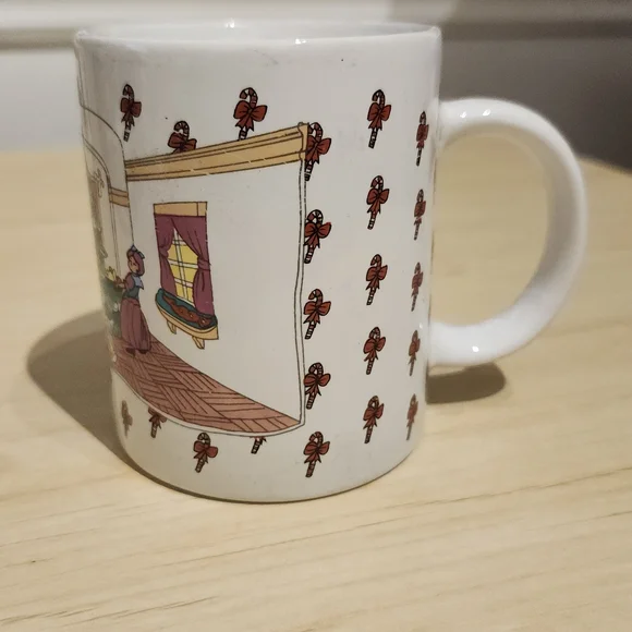 Festive Christmas Tree Mug - Picture 2 of 5